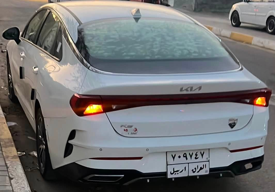 كي فايف موديل ٢٢
مكفولة من الصبغ كفالة عامة عدا البارد 
رقم اربيل تحويل مباشر 
مواصفات فول عدا البنوراما 
  ماشيه ١٠٢ 
بيها بارد بمكانين على كد شبر ورصعه خفيفه 
مكان السيارة الانبار - الرمادي  
السعر ١٧٥
***********
