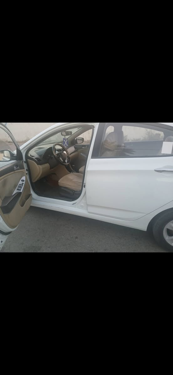 اكسنت 2013 خليجي 
محرك 1600
السيارة مكفولة من الصبغ والتبديل 
الكير والمكينة والتبريد خير من الله 
يعني السيارة جاهزة 
الرقم بغداد باسمي 
السنوية ل2031
كاميرا وشاشة 
السيارة مناقصه شي 
السعر92 وبي مجال 
الرقم ***********
