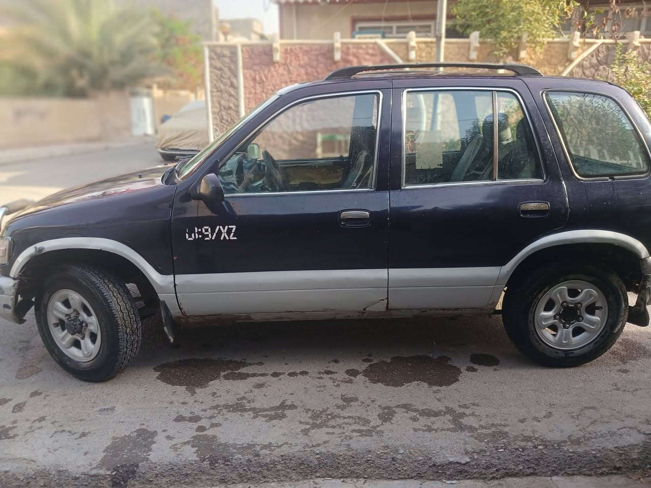 السلام عليكم جميعا. عندي سبورتج ٩٤ بأسمي رقم دولي الجديد سياره كامله من كلشي تخم تاير مكينه وكير حاويه مال ونجي جدد شادهن منظومه بنزين كامله بريك جديد من بور وعنبار وأبواب كلها شغاله وجام كهربائي اربع ابواب ودوشكه جديده يعني سياره خير من الله المكان ديالى بعقوبه  والسعر ٢٨ والاستفسار هذا رقمي  ***********
