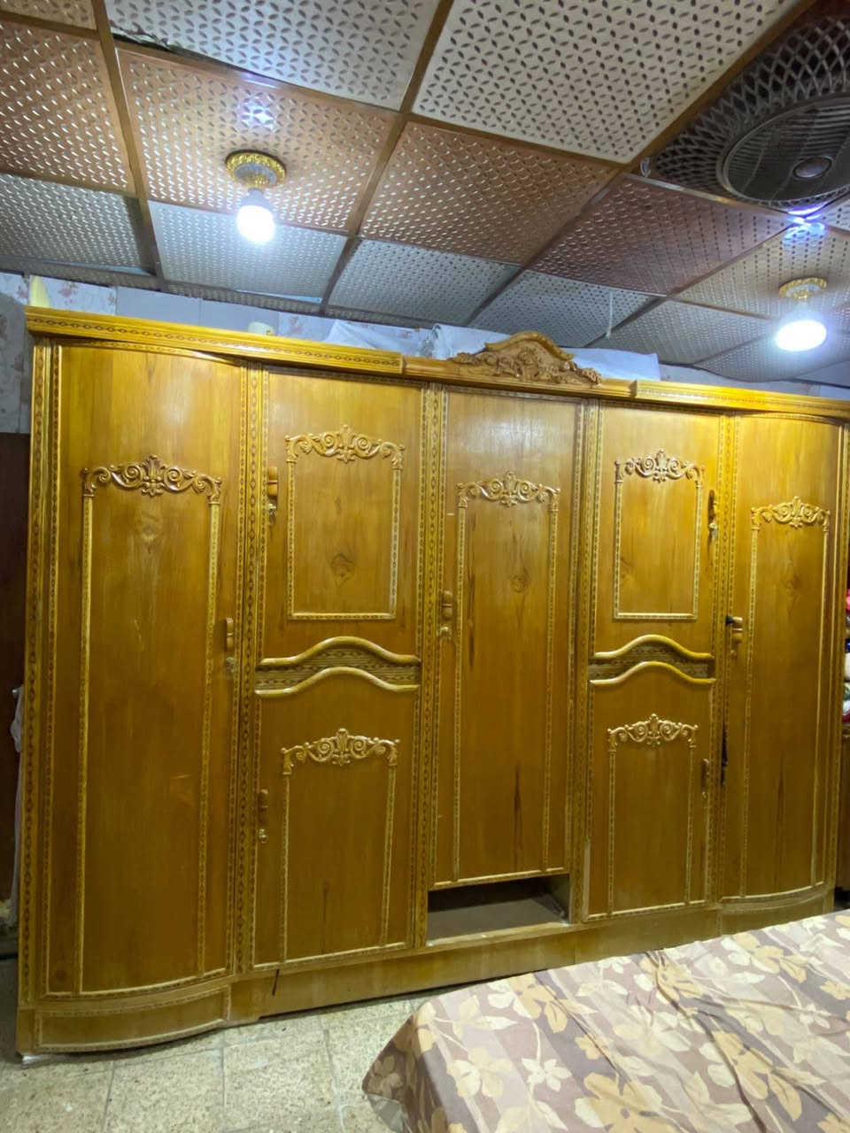غرفه نوم كامله كلشي مابيهه سعر 425 وياهه دوشك 

تخم كامل 2 كبار  و4 ام نفر سعر 225 وبي مجال 

مكان حي العسكري الديوانيه 

لرقم *********** مامتواجد ع فيس @إشارة
