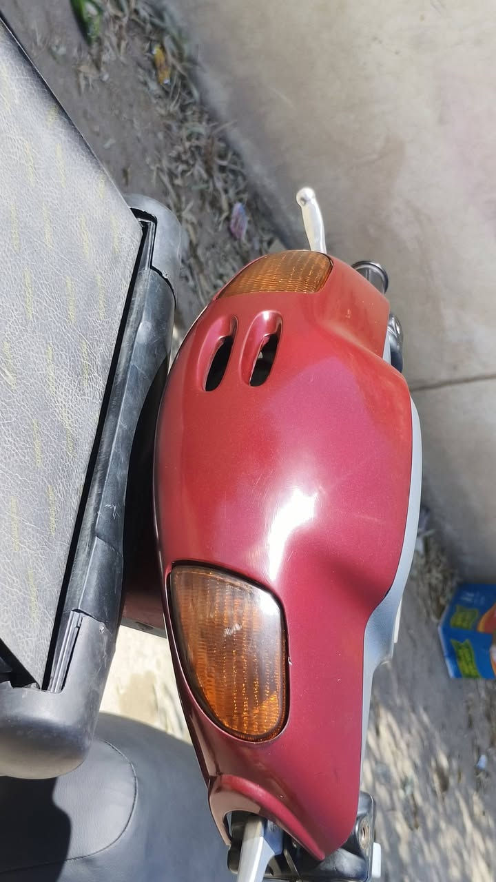 بوتين نفخ فول حديث..
محرك شرط كلشي مامفتوح بيه..

مابي لاصوت اكسن ولا جزه محرك اخرس..

زوج تايرات جدد.. سعر 650 .. حي الوحده
 ***********.....***********...
