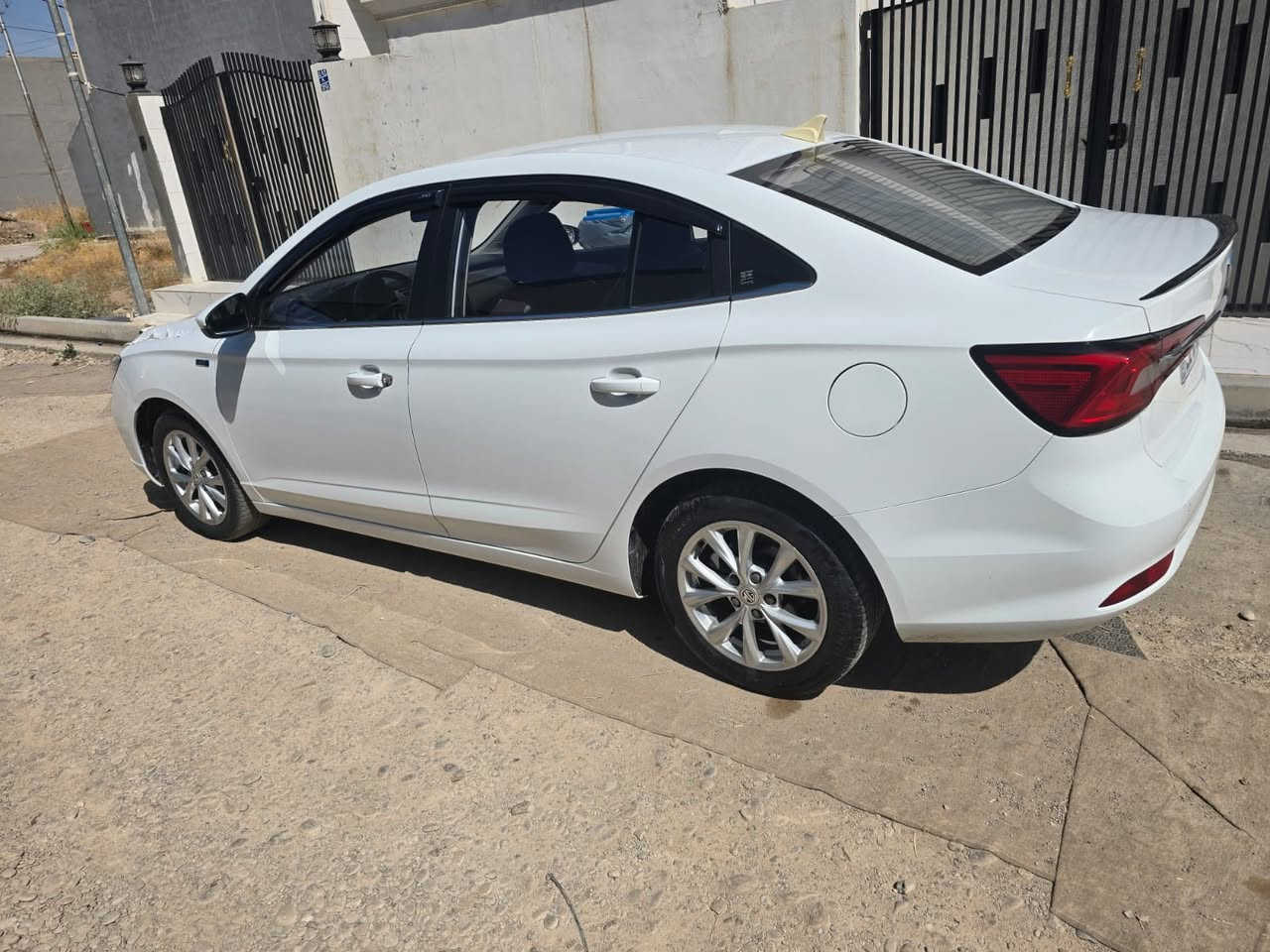 mg 5 2023 comfort
بێ بۆیاخ بێ دەعم تە قه و ره قه بەشەرت
800هزار غرامه ی له سه ره. دوای فرۆشتن دە گەرێتەوە 
54هزار رۆیشتوە
سێ مۆدی لێخوڕینی هەیە
ناو کرێمەیە 
شاشەیە کامێرایە لایت لید سوکان فۆلیۆم تەعدیل سورعە  هتد…
بەسفری لای خۆمانە 
نرخ. 102 $ مەجالی تێدایە 
سەنەوی تا2029
تەنها  قۆپئکی بچوک لە دۆسەی هەیە  دیارم کردووە
***********
