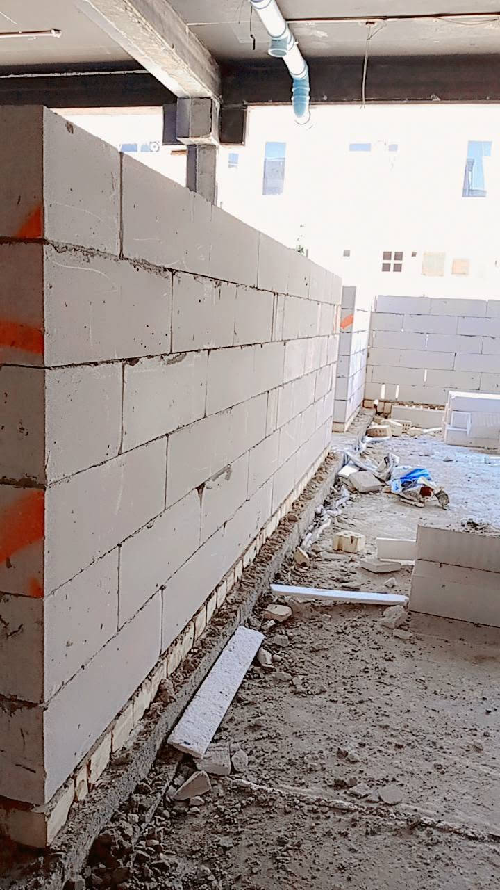 خلفه بناء طابوق بلوك ثرمستون درجه اوله
متفرغ الاتصال ع الرقم ***********
