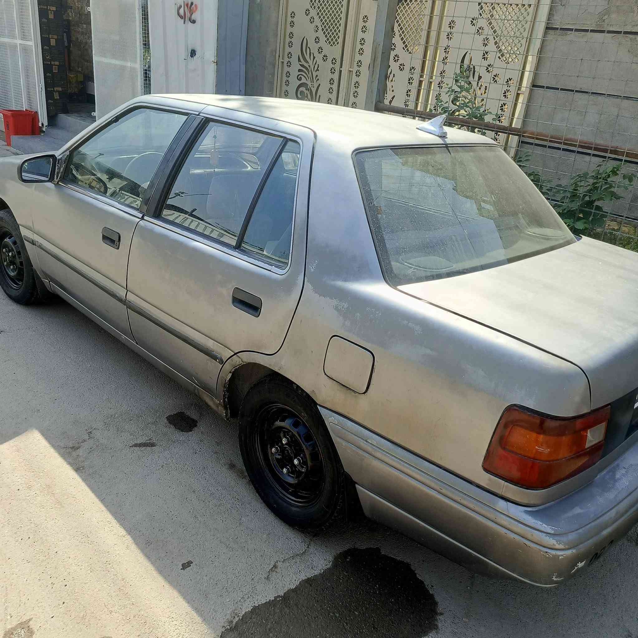 سلامو عليكم لبيع هونداي كسند موديل ٩٣ رقم بغداد بسمي مكانه بغداد الحسينيه يردله ترتيب كهرباياته كله شغاله كير مكيني خير من الله  سعر 22 وبيه مجال بصيط وهذا رقمي ***********
