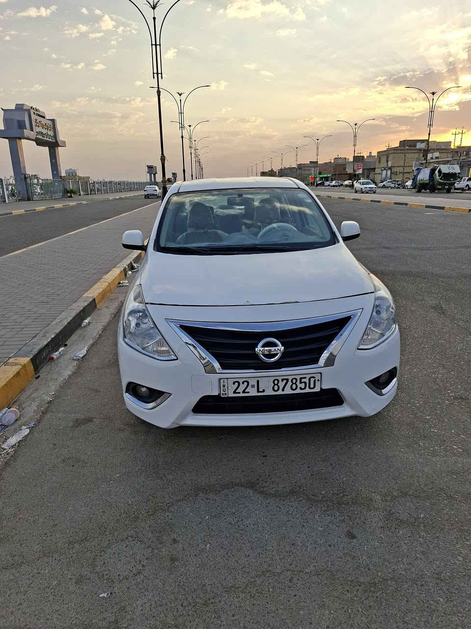 السلام عليكم
نيسان سني هندي ام البليته الزركه مديل 24 
السياره جديد بمعنه الكلمه كفاله عامه ماعده طخه بسيطه بجاملغ الامامي يم سايق مع رصعه يم الباب 
السعر ب 119 وبيه مجال قلليل 
شركه عبد الكريم شيخاني 
مكاني البصره الزبير.. 
رقم ***********

