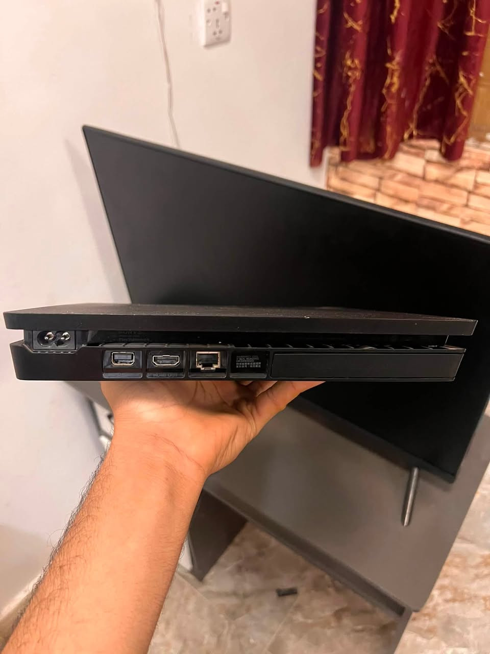 سلام عليكم
بلي 4 سلم مهكر نضام 9 نص تيرا 
لوك ستيكر ما مفتوح ويا 3 يدات تجاريه
مكاني بغداد شعب السعر 300 و بي مجال بسيط 
 ***********
