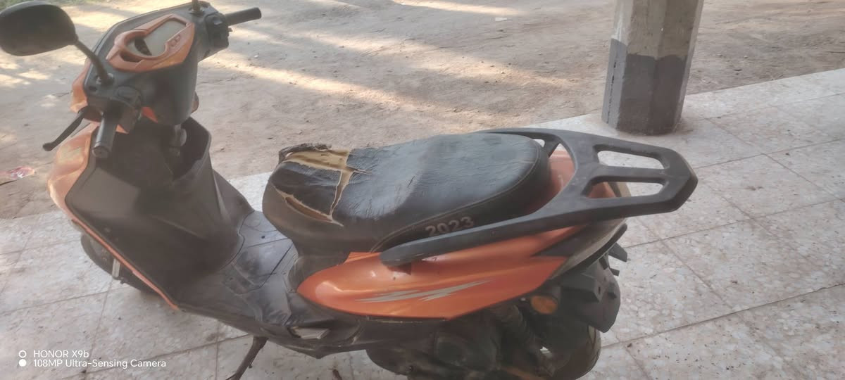 دراجه للبيع سكنس نقاصه بس باتري كلشي ما بيه سعره 400وبيه مجال مديل 2023 تواصل ويا هاذ رقم.             ***********  ***********

نص مكتوب في الصور:
- HONOR X9b 108MP Ultra-Sensing Camera