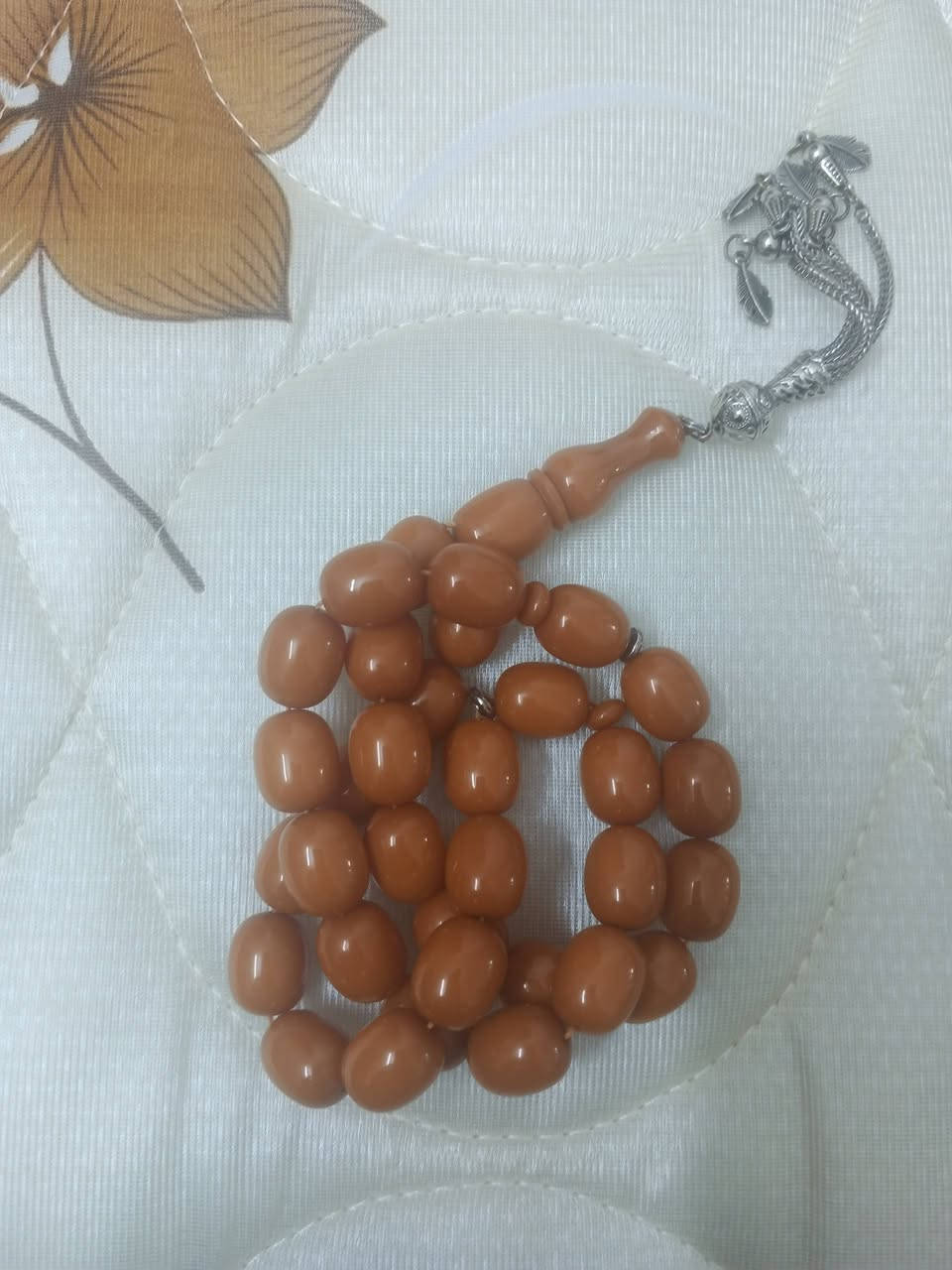 السلام عليكم متاح سندلس عطاب مغلف وتوشم سعرهه ٤٠ الف عنواني بغداد الشعب سوك شلال شراي تجي تاخذهه من البيت ماعندي توصيل *********** الرقم بي وتساب
