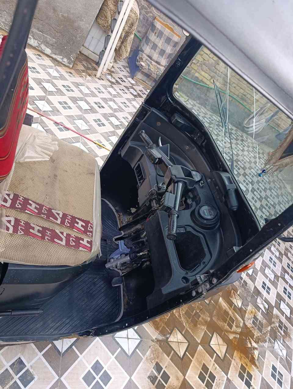تكتك 20 للبيع 
اوراق 
معمره جديد  التعمير بدون صبغ 
مكينه خير من الله 
نواقصها قليله 
كهربائيات كامله 
مكانها حله مدحتيه   ***********
