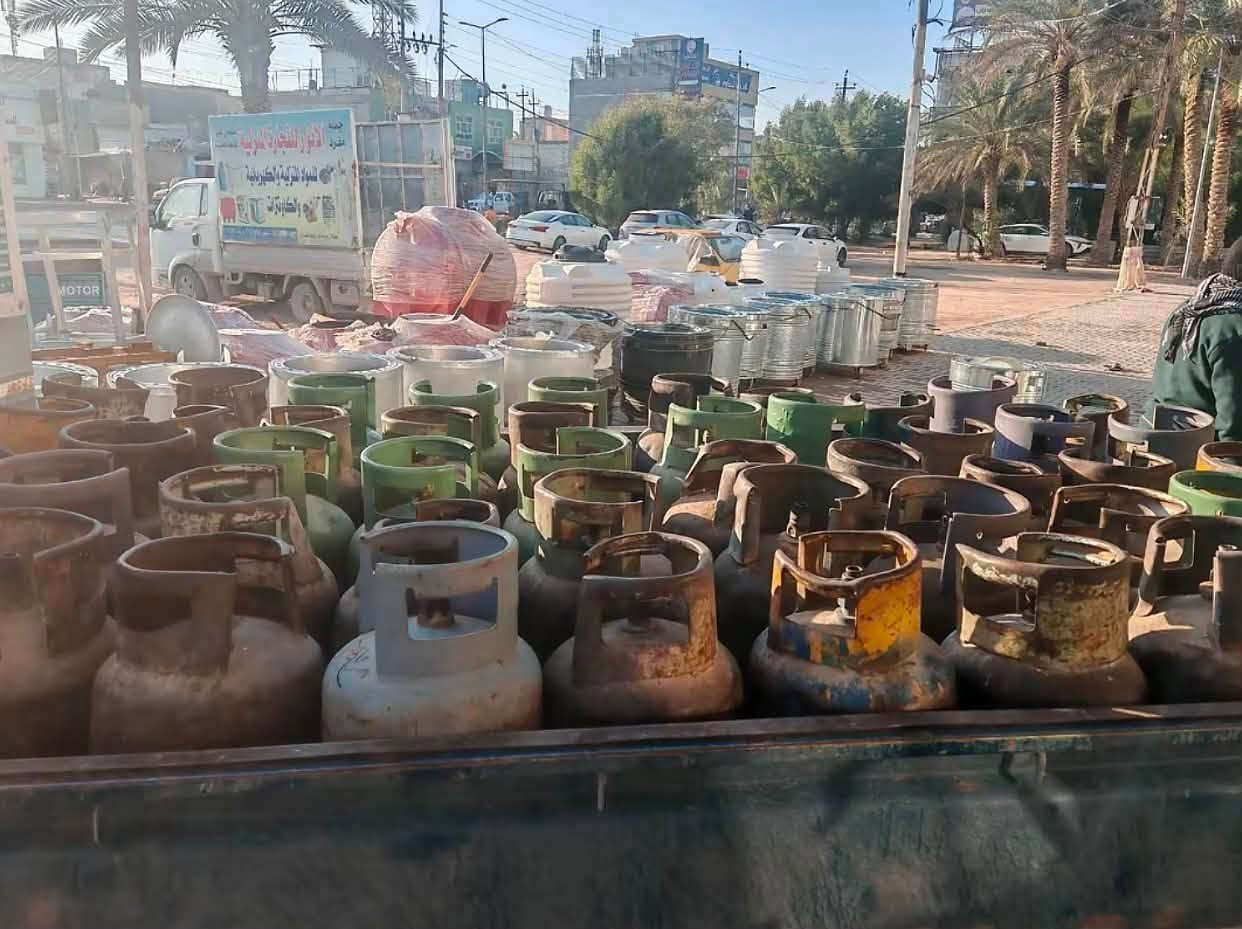 السلام عليكم اخوان قناني الجديد ب٣٥ والمستعمل ب ٣٠ جوه  السوك الله وكيلكم كله عراقي عراقي عراقي ماكو ايراني متواجد واتساب وتصال *********** رقمي ورقم اخوي ***********مكاني كربله توصيل متوفر
