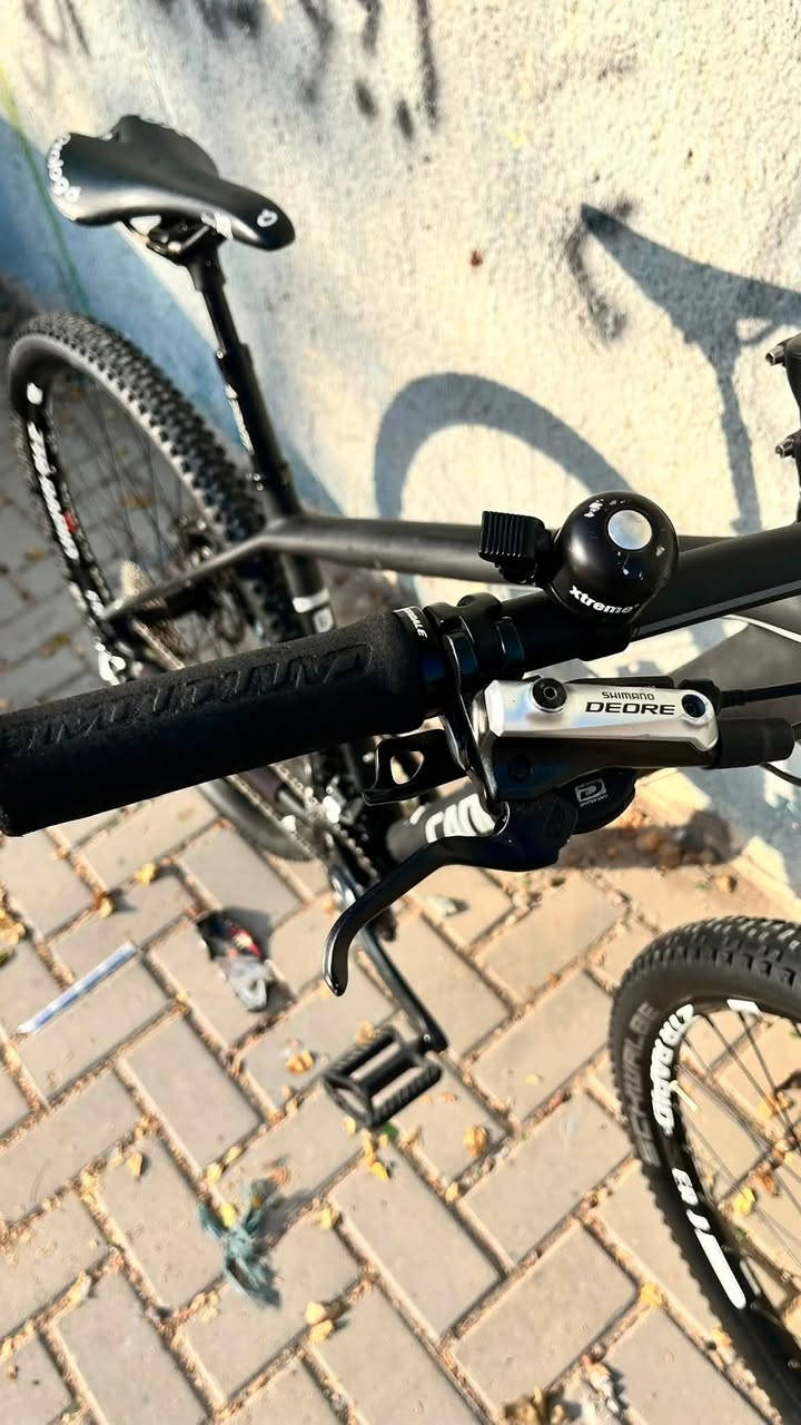 Cannondale f29 lefty
كانونديل 
الحجم 29 M
كاربون فايبر 
السستم shimano deore slx
البريكات shimano deore
الوياله ztr tubeless
ستيرن وركبه وقبضات كانندل
دبل امامي lefty كانندل 
المكان بغداد حي الجهاد
للحجز والاستفسار خاص او ***********
