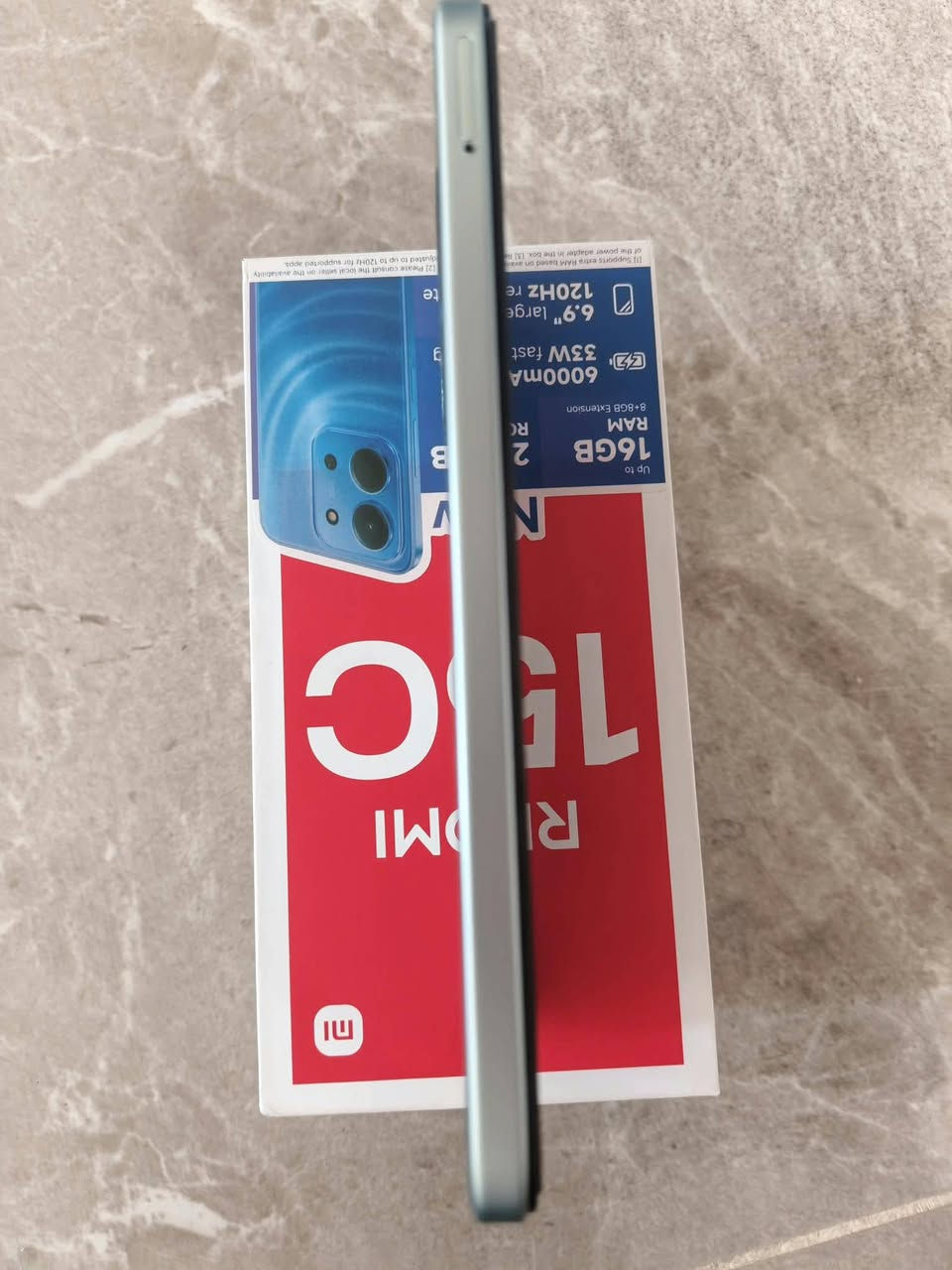 السلام عليكم 
للبيع موبايل Redmi 15C

ذاكرة التخزين الداخلية (ROM): 256 جيجابايت  
الذاكرة العشوائية (RAM): تصل إلى 16 جيجابايت (8 جيجابايت فعلية + 8 جيجابايت توسعة إضافية)  
الشاشة: شاشة كبيرة بحجم 6.9 بوصة تدعم معدل تحديث 120 هرتز  
البطارية والشحن: بطارية ضخمة بسعة 6000 مللي أمبير تدعم الشحن السريع بقدرة 33 واط  
نظام التشغيل: نظام Android 15 مع واجهة Xiaomi
دبل سيم كارت 
مع لزكه شاشه
كفر
شاحنه الجهاز
كارتونه الجهاز  
بغداد 9 كويريش
***********
السعر خاص
