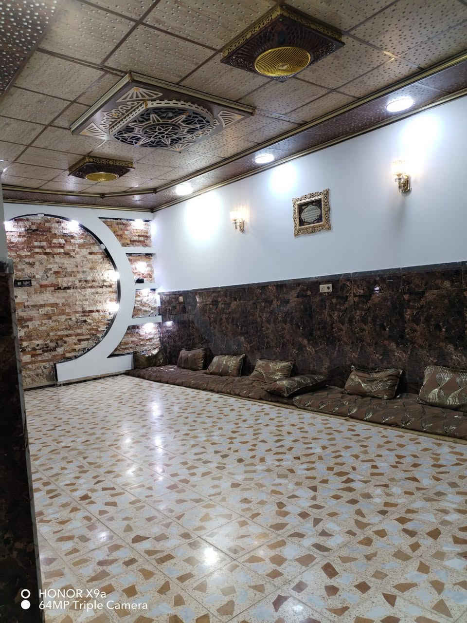 بيت للبيع حي القوسيات خلف معمل غاز توفيق المساحه 180 سعر 48 وبيها مجال الاستفسار على الرقم
***********
***********
