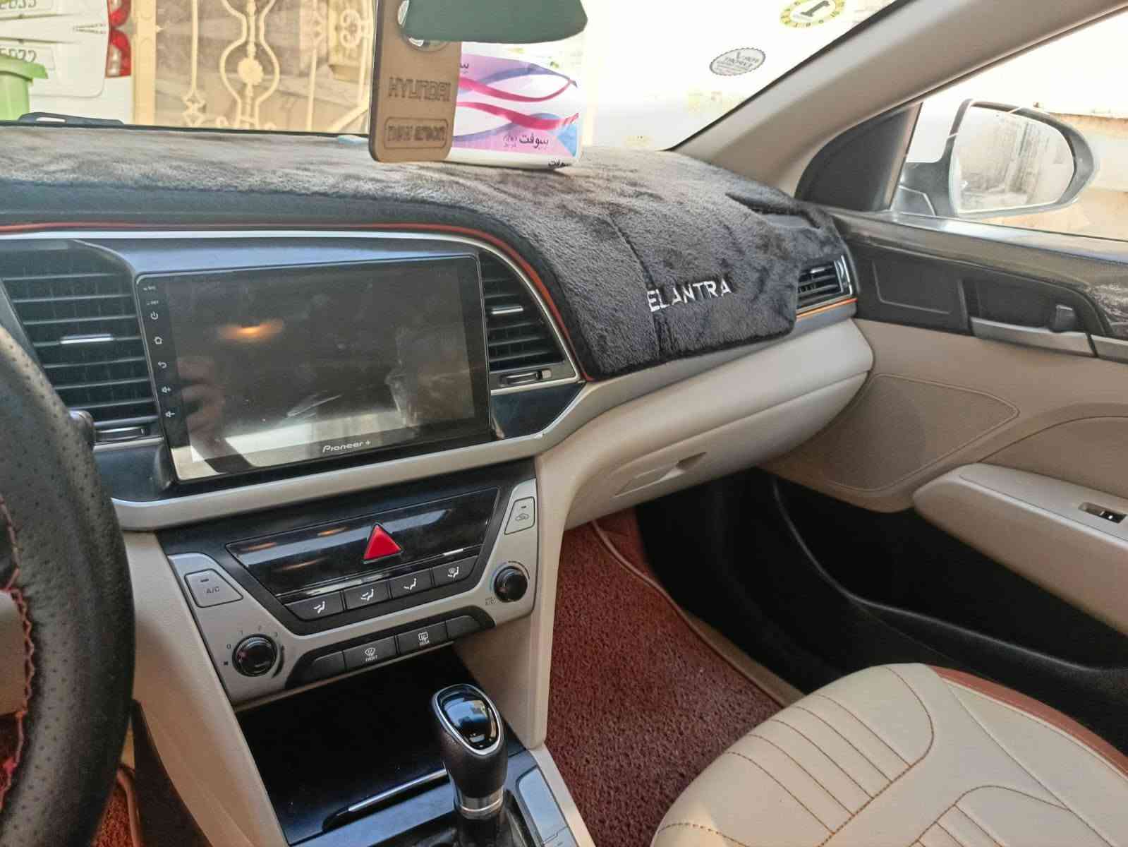 النترا خليجي مكفوله كفاله عامه
محرك دوش 
موديل 2018 رقمها بغداد 
رقم نكليزي باسمي سنويه 2028
دبل اشاير. فتحه بالقماره 
شراي هلا بي ***********
