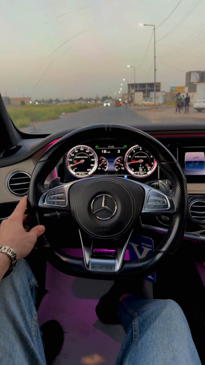 مارسيدس s63 Amg موديل 2016
ماشية 70 الف
لون ابيض مات اصل 
حادث 
جاملغ سايق + بنيد 
+ جاملغ خلفي + امامي صبغ فقط
مواصفات S63 اصل AMG
اعلى شي بالمارسيدس 
5 فصوص 
داتاشو
داخل ابيض اصل 
جكات 
وضعيات قياده 
بانوراما 
رادار امامي جانبي 
سيارة كلش نظيفة ومابيها اي نقص
للأستفسار : ***********
