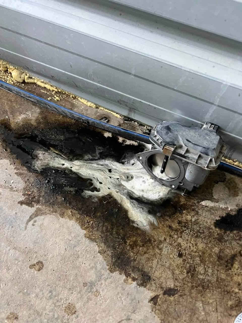 AVO
🔧 خدمات صيانة وفحص وبرمجة السيارات 🚗⚡

نوفر لكم مجموعة متكاملة من خدمات كهرباء السيارات، الفحص الإلكتروني، البرمجة والصيانة باستخدام أحدث الأجهزة والخبرة العملية، وتشمل:

🔹 صيانة كهرباء السيارات وتشخيص الأعطال الإلكترونية.
🔹 فحص وبرمجة السيارات بأحدث أجهزة OBD.
🔹 تنظيف وصيانة الثروتل بدي (Throttle Body).
🔹 تنظيف وصيانة صمام EGR.
🔹 صيانة وإصلاح أسلاك وضفائر السيارات ومعالجة التقطيع والالتماسات والأعطال الكهربائية.
🔹 إطفاء صوت تنبيه حزام الأمان حسب إمكانية السيارة.
🔹 تفعيل خاصية نزول وصعود زجاج جميع الأبواب بواسطة الريموت لسيارات Toyota حسب الموديل والتجهيز.
🔹 برمجة وتفعيل بعض الخصائص المخفية حسب نوع السيارة وإمكانياتها.

💻 كما نوفر اشتراك برنامج ALLDATA للسيارات الوارد الأمريكي 🇺🇸

ويشمل البرنامج:
✅ المخططات الكهربائية Wiring Diagrams
✅ مواقع الحساسات والكمبيوترات
✅ إجراءات الفحص والإصلاح
✅ مواصفات العزم والصيانة
✅ معلومات وأنظمة السيارات الوارد الأمريكي

📸 الصور والفيديوهات المرفقة من أعمالنا الفعلية، ونحرص على تشخيص العطل بدقة قبل تبديل القطع.

━━━━━━━━━━━━━━

📩 للاستفسار والحجز:
📞 ***********

📍 الموقع: قضاء العلم – الشارع العام
📌 مقابل مكتب صباح الشيال للسجائر
