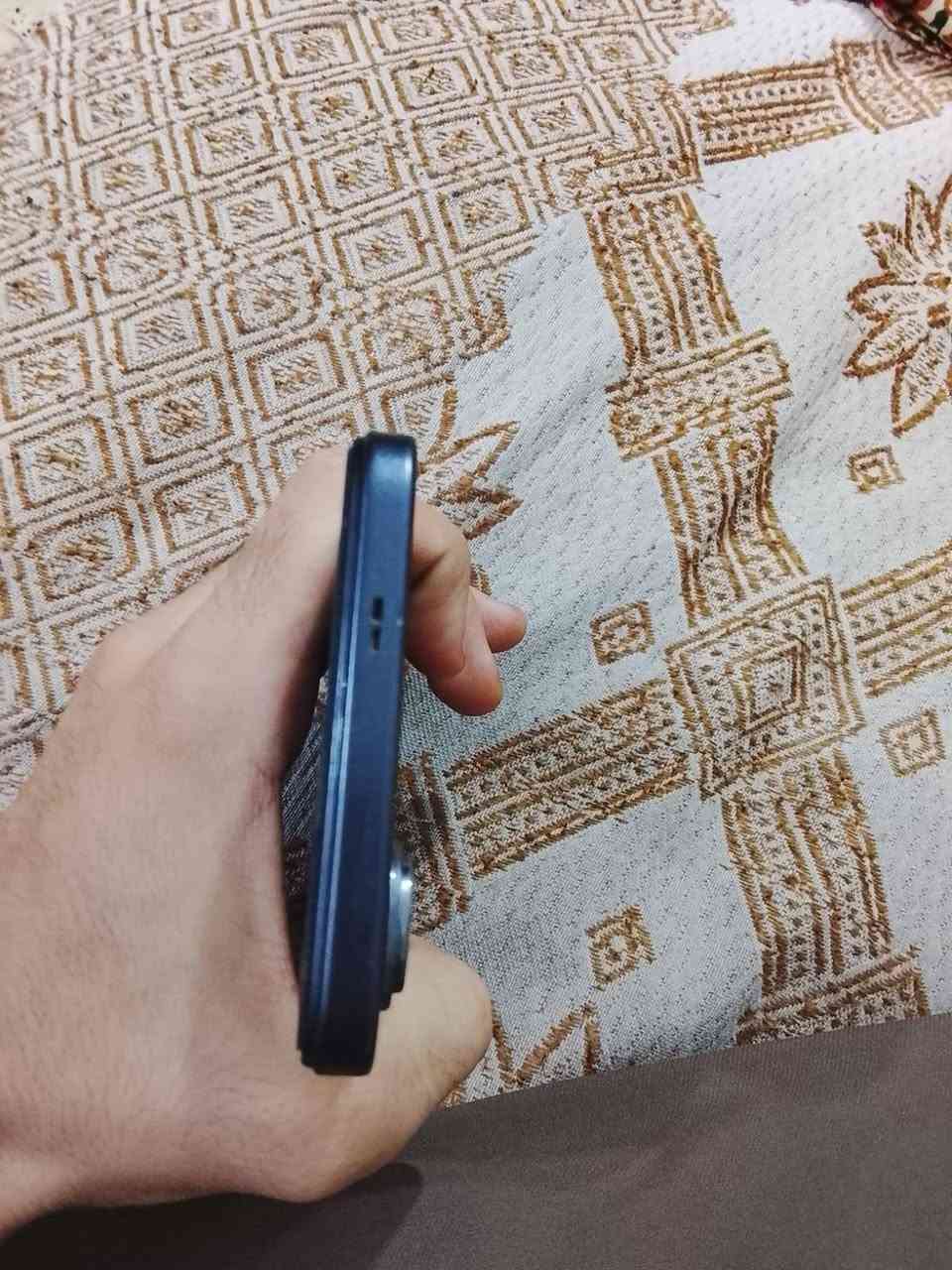 سلام عليكم جهاز انفينكس نوت 60برو ذكرتة 256جديد ما مستعمل هواية شغال سعر350بي مجال مكاني بغداد سلمان باك المدائن رقم بس عن وتساب ***********
