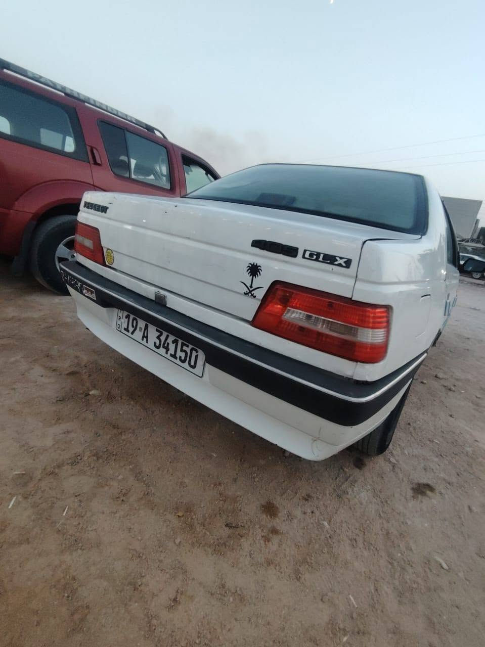 السلام عليكم بيجو 405مديل 10 رقم دولي تبريد شغال تخم تاير  حداديه جديده مكينه وكير كفاله مداور ثاني يوم سياره بيها مكانات صبغ بس اني ابيع احزام مكان سياره النجف الاشرف حي الرضويه السعر 30 وبيها مجال رقم الهاتف ***********
