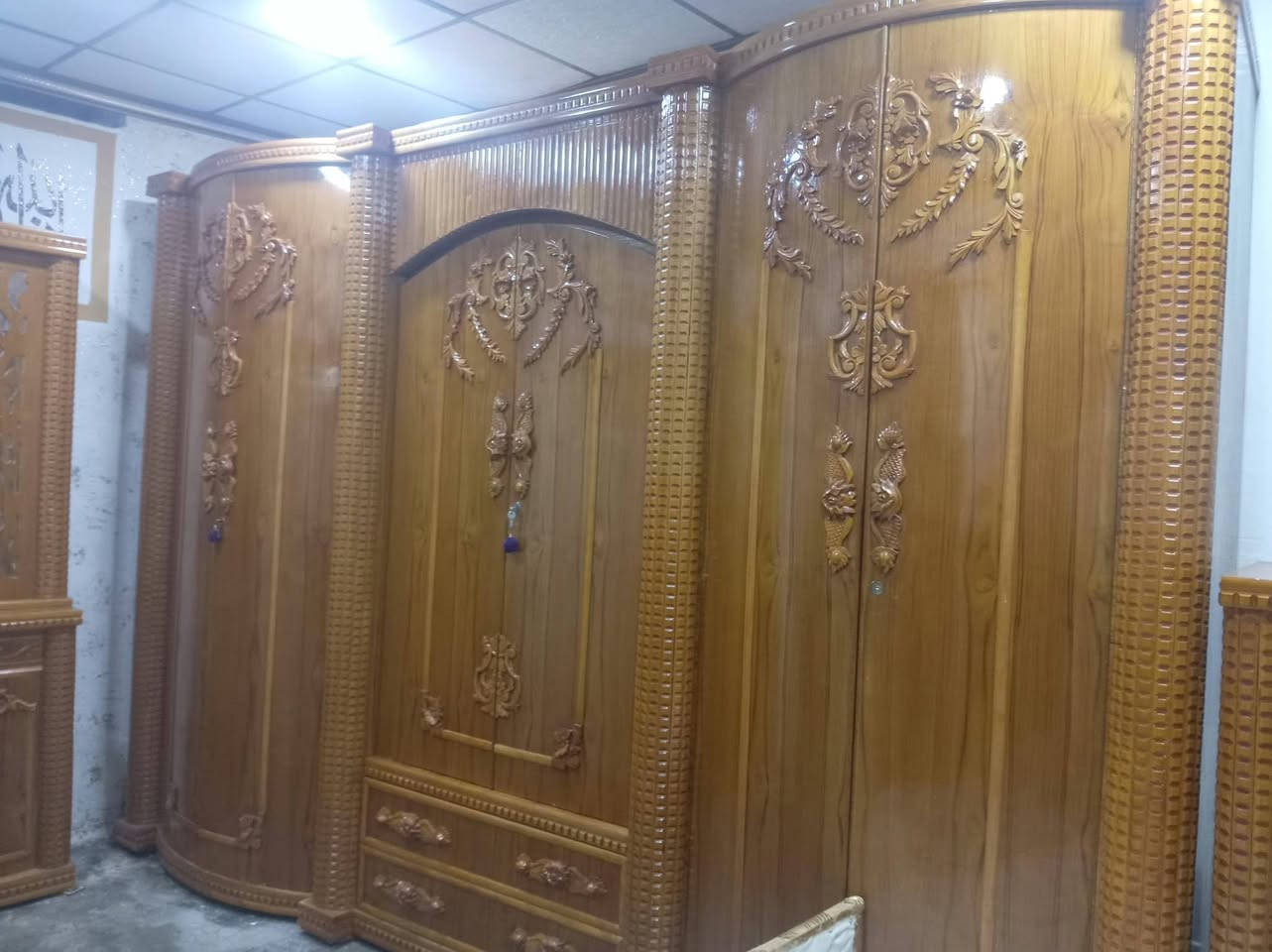 غرفة نوم • مستعملة شوي