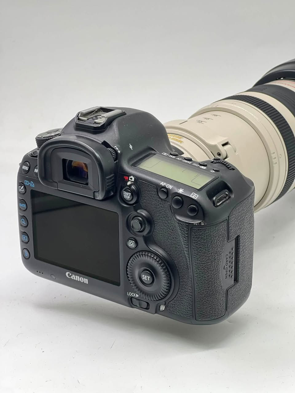 كأمره كانون   (💣 ✨5D-lll 📸💣) نضافه 99/100 كامل ملحقات
مع عدسه28-300

2- حقيبه ضهر ✅

3- حزام كتف✅

4- شاحنه اصليه ✅

5 بطاريه اصليه ✅ 

6- توصاله نقل صور ✅ 

توصيل مجاني 💫

الدفع بعد ال فحص و القناعه التامه 

 ***********
