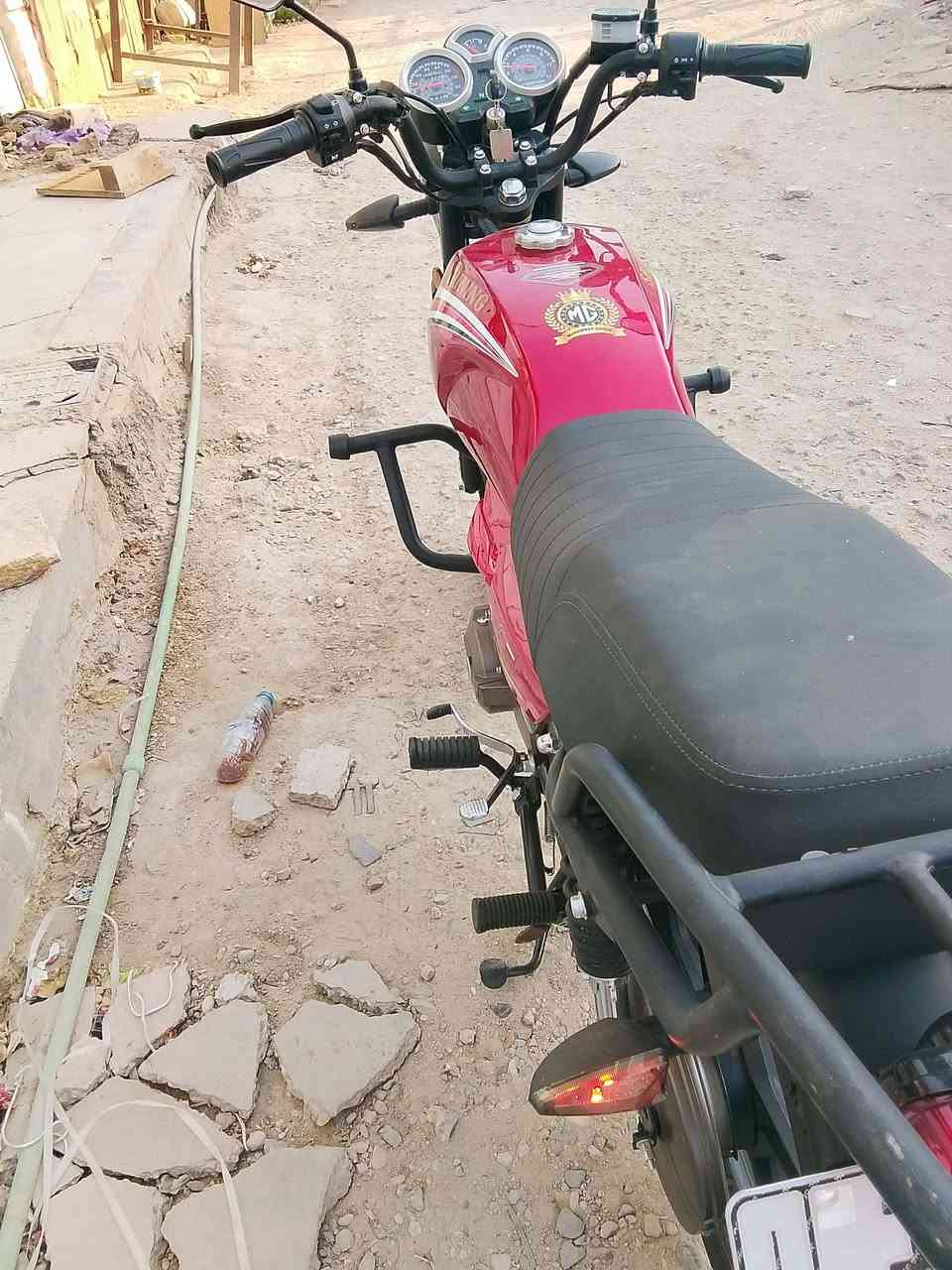 سلام عليكم شاينك رقم ابيض انكليزي مداورهه شوكت ماتريد مديل 2023 طالعه 26 ستخدام قليل نضافتهه نفس البصوره دراجه كلهه شغاله مابيهه اي نقص مكانهه بديوانيه ***********
