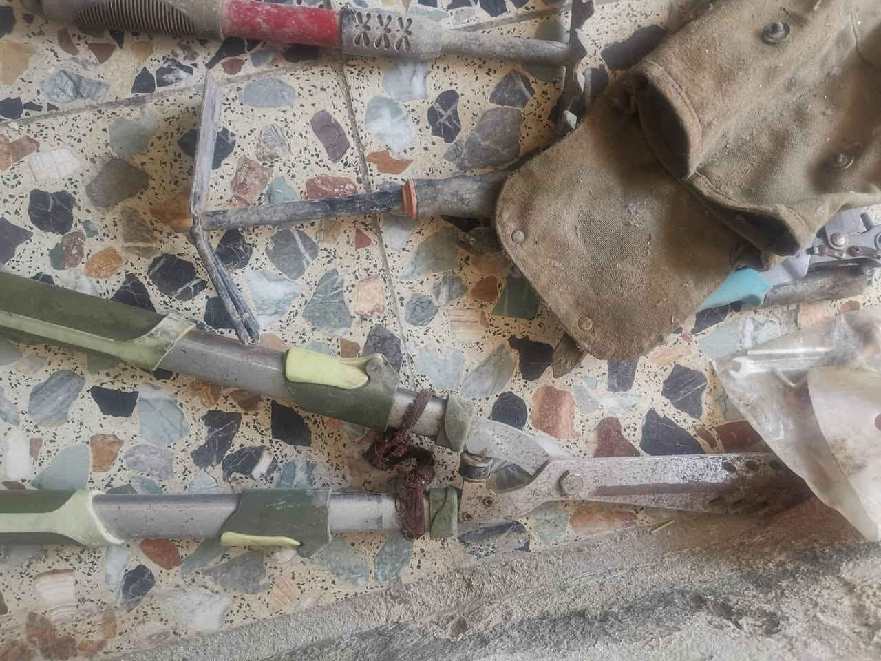 السلام عليكم من رخصة الادمن المحترم غراض مال حدائق للبيع مكاصة وجمجات وحاشوشة ثيل ابيعهن كلهن شلع بسعر مناسب.....عنواني المسيب شارع التجنيد ***********
