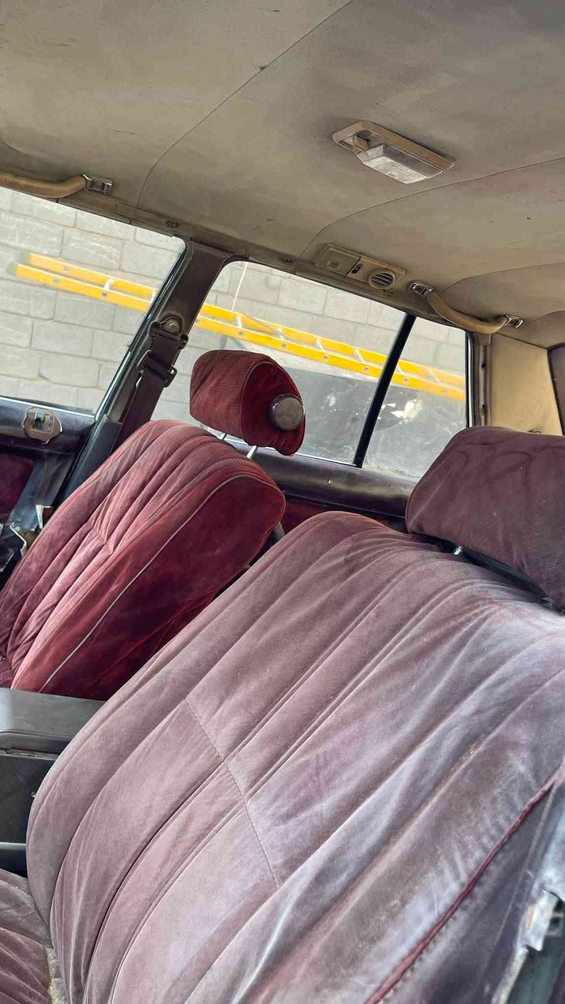 السلام عليكم للبيع سوبر كراون موديل 1986 رقم نينوى سنويه ل27 مشروع وطني السياره راعيها ما اندله ابيعها هيج اصوليه السياره 100% مكينه وكير بلادي تشتغل وتمشي مكينه بيها دخان كير اوتو وهاي صورها كدامكم السعر 15 ورقه وبيها مجال كلش قليل هذا رقمي *********** مكاني بصره
