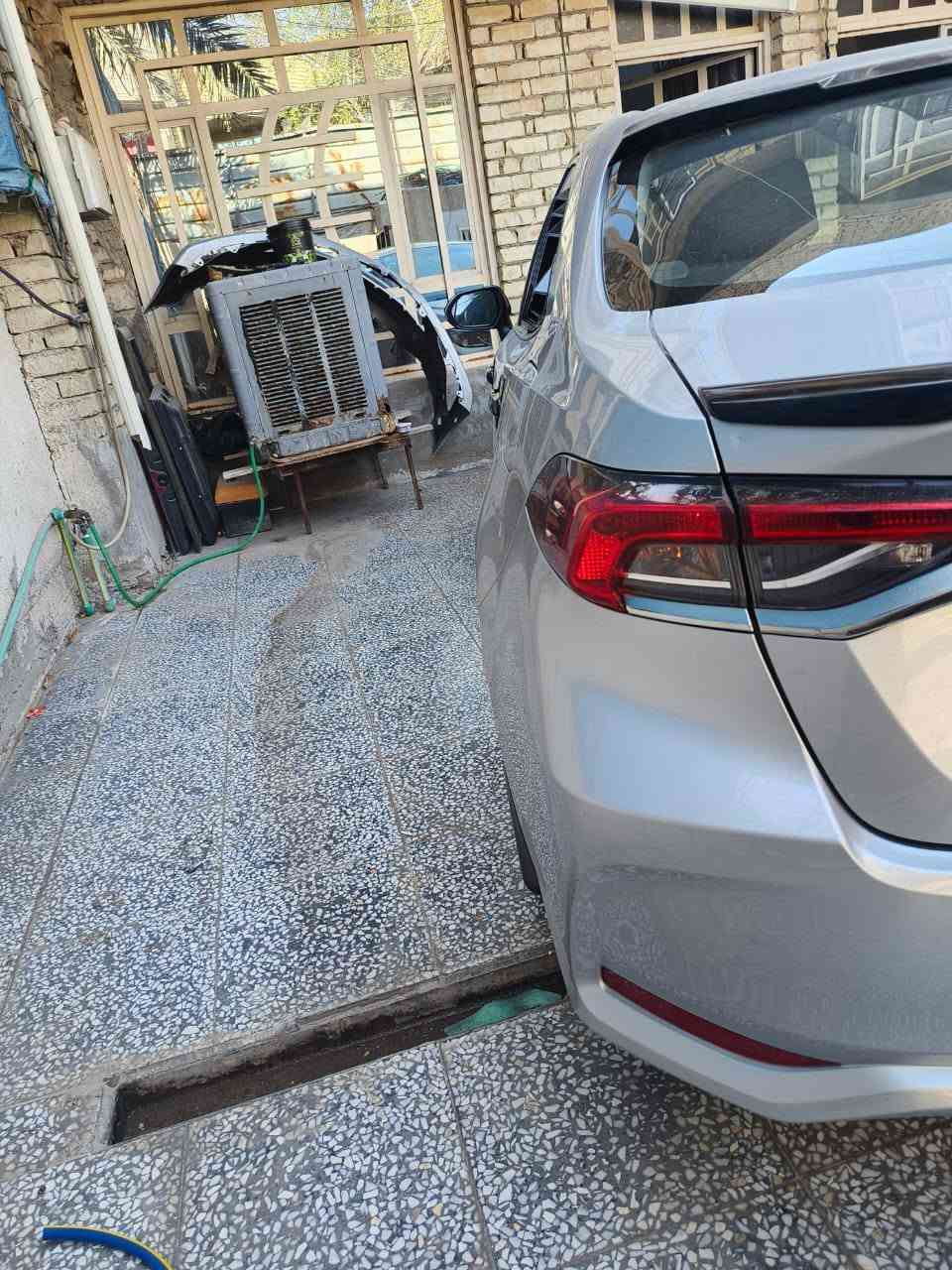 السلام عليكم كورلا جيهان  
موديل 2023  السياره تخم تاير كله جديد صدر جديد. سياره ربع ماتصرف عليه بحاله الوكاله ماشيه 100 وقابله للزياده  فول مواصفات  ماعده البصمه فقط السياره بيه بارد على كد اربع اصابع  السياره باسمي رقم بغداد مكاني الشعب للاتصال ***********
