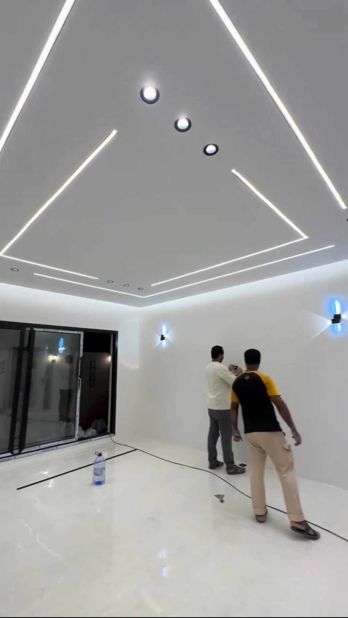 السلام عليكم ورحمة الله وبركاته 
🏗️ خدمات الأصباغ والديكور لشركات المقاولات

نقدم حلول متكاملة لشركات المقاولات والمشاريع الإنشائية في مجال:

🎨 أعمال الأصباغ الداخلية والخارجية
🖌️ الديكورات والجدران المميزة
🏠 تشطيبات المشاريع السكنية والتجارية
🏢 تجهيز وتنفيذ أعمال الأصباغ للمجمعات والمباني
💡 تنسيق الألوان والديكورات حسب تصميم المشروع
👷‍♂️ تنفيذ احترافي وبإشراف فني
📦 تجهيز المواد والكميات حسب متطلبات المشروع

خدمة مخصصة للمقاولين والشركات
من مرحلة اختيار المواد والألوان إلى التنفيذ والتسليم.
للتعاون وتجهيز المشاريع: ***********
