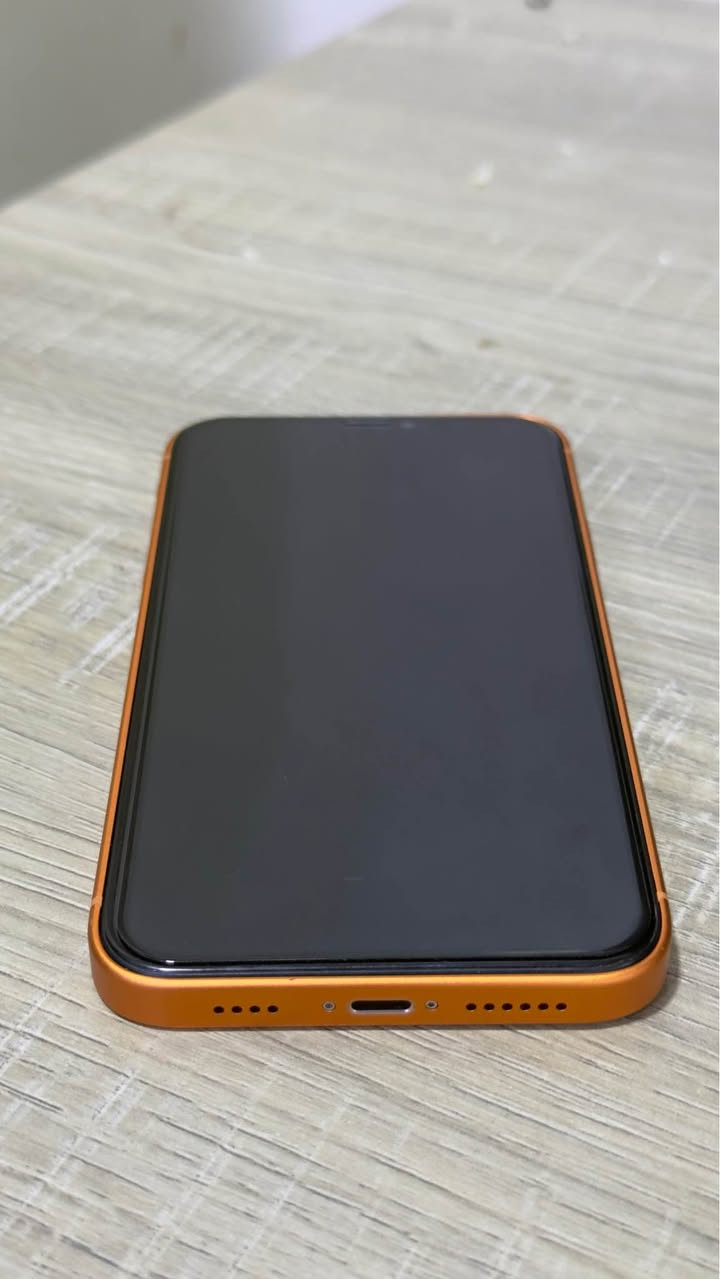 ايفون XR محور الى ايفون 17 برو ماكس ذاكرته 256 مستبدل بطاريه نسبتها 100‎%‎ فقط فيس ايدي متوقف التلفون كلشي شغال بي السعر 275 وبي مجال قليل للتواصل واتساب *********** البصرة, العراق

