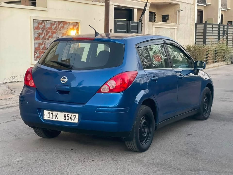 نيسان ياباني فيرسا جوه السوگ سعر مناسب
بيهه جاملغ ايسر حادث فقط 

ماشية 179 

كير ومكينه حاوية جديد 

المكينه بيهه بداية تبخير قليل جدا

انزلك من سعرها سعر المكينه وتدلل

مصبوغه عام جماليه

صبغة درجة اولى

تخم تاير جديد

ترايك وين ماتريد 

سعرها 59 وبيهه مجال 

تجي تشوف وتدلل 

وينزلك سعر المكينه 

بغداد 
***********
