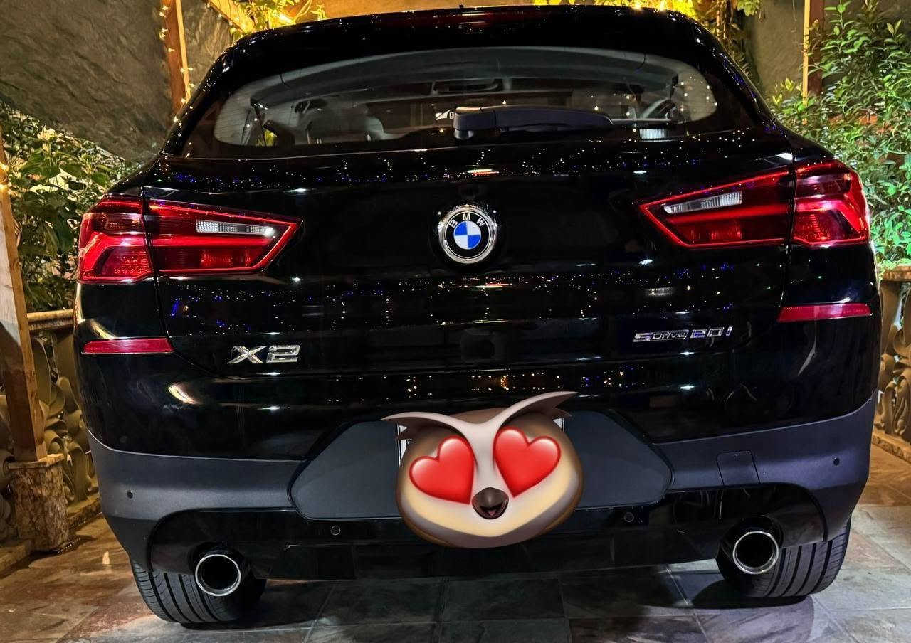 السلام عليكم للبيع 
BMW X2 2020 S DRIVE 
محرك 2000 توين باور تيربو 4 اسطوانات 
المواصفات 
رادار امامي 
رادار خلفي 
رادار جانبي
شاشة أنظمة اندوريد اوتو ابل كار بلاي 
تحكمات مقود القياده جهتين 
كامره خلفيه 
نقطة عمياء 
سقف بنورامي
انظمة قيادة ( Sport Comfort normal )
كشن خزن ميموري
كشن جلد أوف وايت
عدسات ليزريه بالمصابيح 
بعد تضمن هواي مواصفات السياره لكن لتجنب الاطاله ذكرنا ابرز المواصفات 
السياره خليجية جديدة جدا وضع شركة حته كتلوكاتها موجودة ماشيه 30 الف KM فقط سياره اقل مايقال عنها جديده وايضاً عليها تغليف PPF من شركه جيوشيلد 
مكان السياره بغداد لوحتها بغداد 
للاستفسار اكثر اتصال ***********
