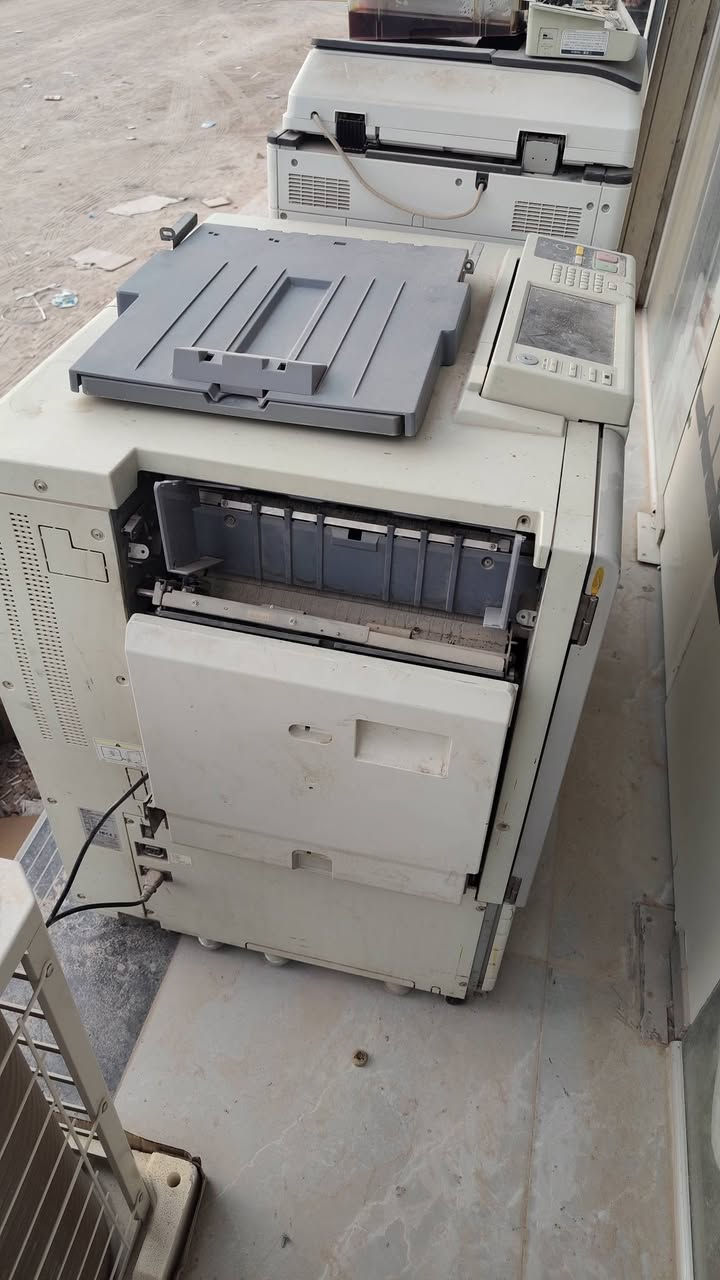 اخوان السلام عليكم
........................... طابعات 🦾❤️‍🔥......................

عندي طابعات عدد اثنين ماركة hp بيهن عطل ويحتاجلهن تصليح بيهن درجين للورق درج للورق ال اي 3 ودرج للورق ال اي 4 احبار موجود بيهن تكدر تستفاد منهن كبار وسريعات بطبع اذا صلحتهن، وابيعهن بسعر مناسب الي يحب يتواصل وياي على رقم التلفون ونتفق على السعر وبخدمتكم.

................................للبيع 🍁.........................

الرقم: *********** 
العنوان : البصرة / الزبير.
