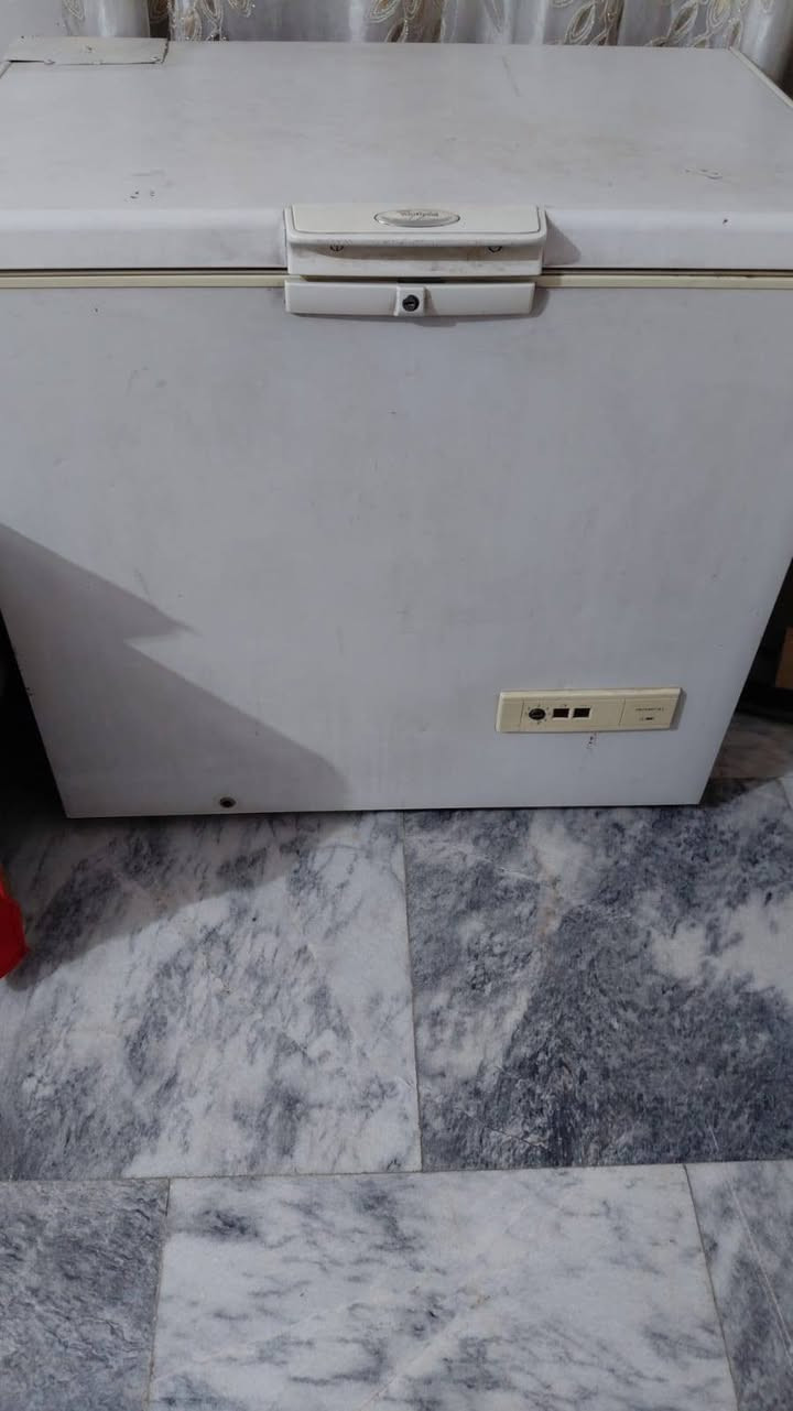 ***********بي واتساب
ثلاجه عدد 2 مجمده عدد2 شغالات الثلاجات سعرهن 250 والمجمدات 250 وبيهن مجال
