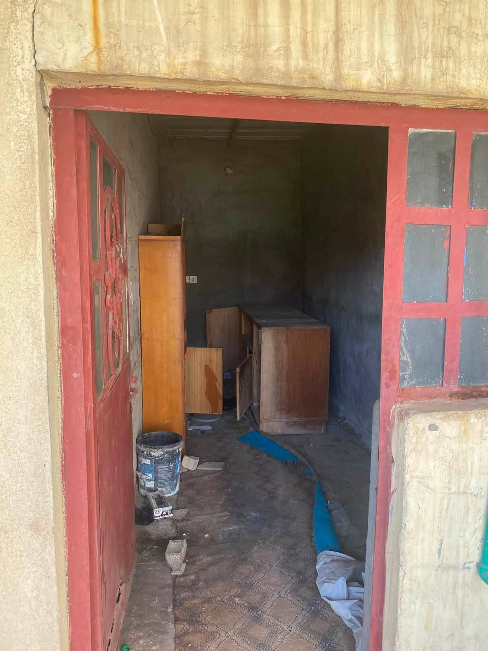 سلام عليكم بيت البيع   قرب. مدرست السالم الابتداءيه. البيت 🏠 سند ٢٥. المساحه ٢٥٠  النزال ١٠ متوفر في البيت ماء أسألة  وخط مولد وكهرباء  تحويل البيت. فتح بيان عله طابو المحمودية  تحول بسم المشتري. الاستفسار عله الأرقام ***********- ***********
