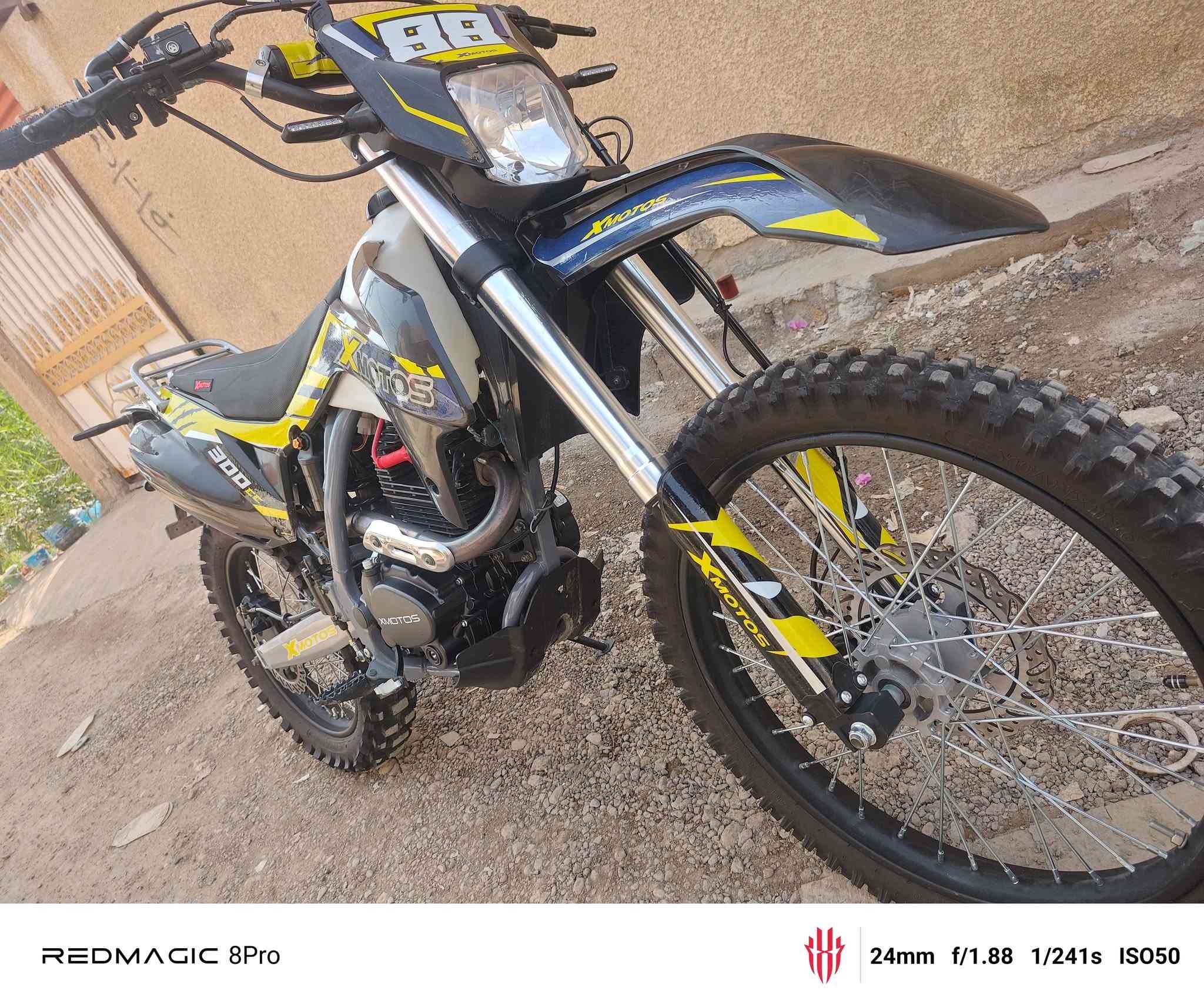 قفاز XMOTOS • ٣٠٠ • اوراق كاملة