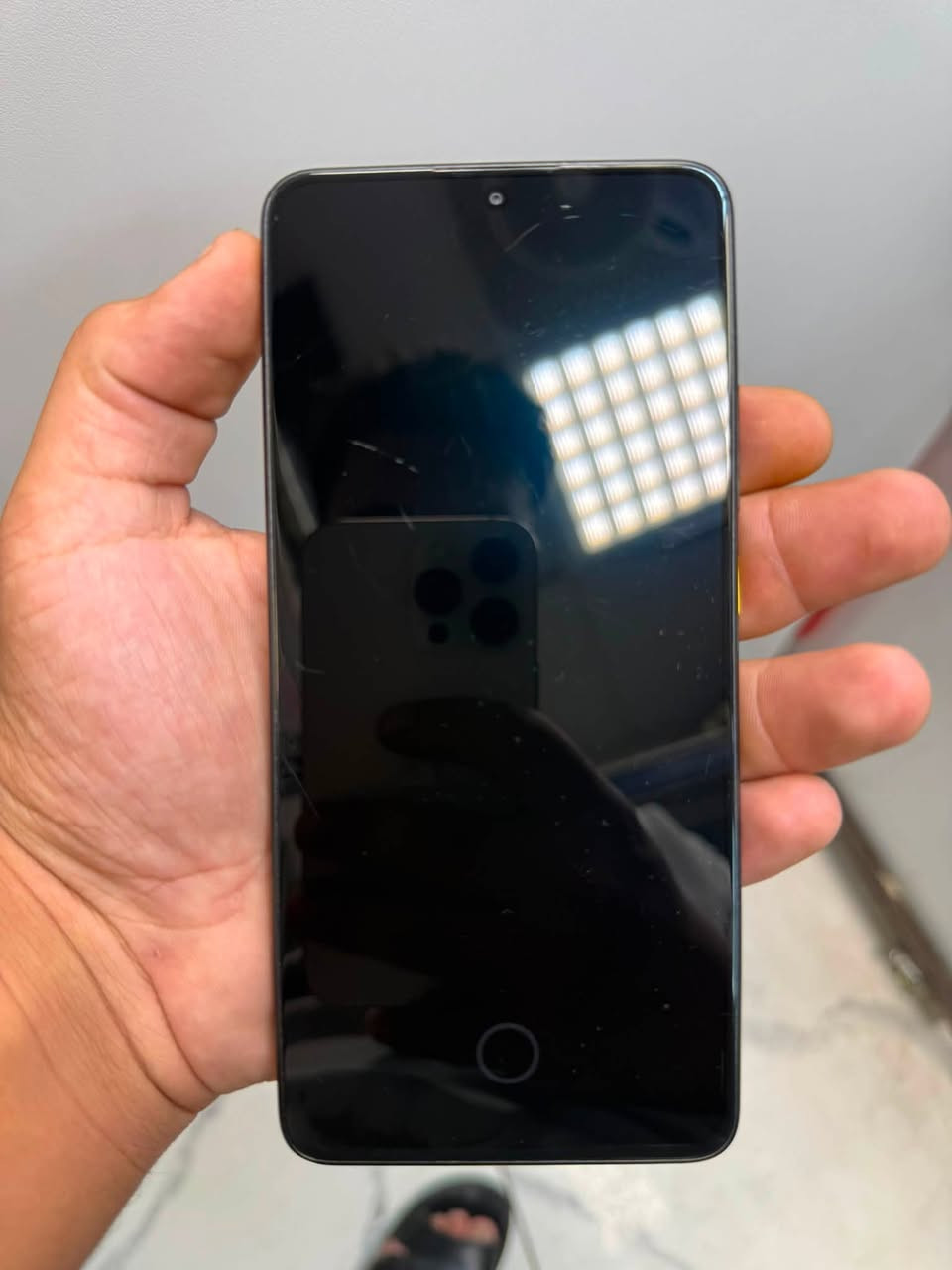 السلام عليكم بوكو X7pro ذاكره 512 العشوائيه 12 الجهاز قوي 120 فريم نضيف جهاز فقط الكبسه مال تشغيل شويه توكع من مكانها بس ترجع عادي يعني مو فد مشكله العنوان كربلاء السعر 375 بدون ملحقات 
***********  ***********موجود واتساب
