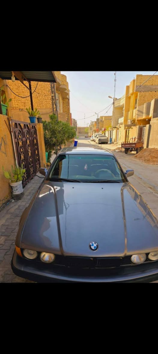 بيم موديل 93 سيارة 740 سيارة مال جني اي نقوصات مابيه كير ومكينه تبريد تخم تاير سيارة تعبان عليه سعر 80 ورقة وبيه مجال رقم بغداد مشروع وطني ***********
