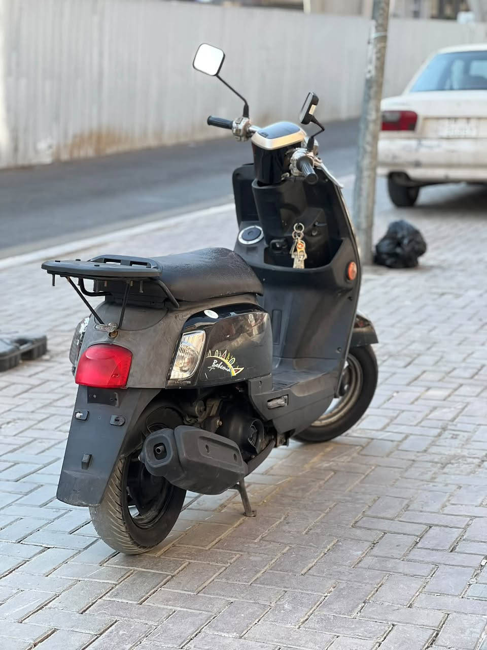 سلام عليكم بوليس مسطره لون اسود داخل اسود
دراجه مكفوله كفاله عامه هاي شوفت عينك محركه كدامك بيه اوراق صارله 4 اشهر من نازله من رمبه دراجه ماماشيه 18 الف شراي يجي خاص هذا رقمي ***********

