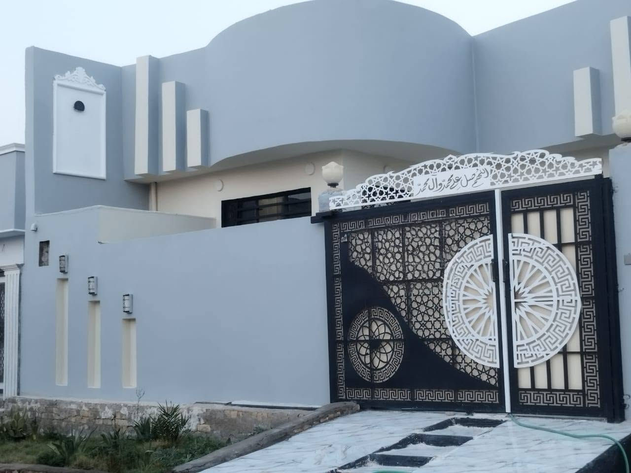يالله بيت البيع المساحه 200متر حي النداء مجمع بيتي الثاني بلوك 71سند حر ثاني عرصه عن شارع 60مال سياج المزرعه شارع 12شغل جناي طابق واحد السعر مناسب خاص ***********
