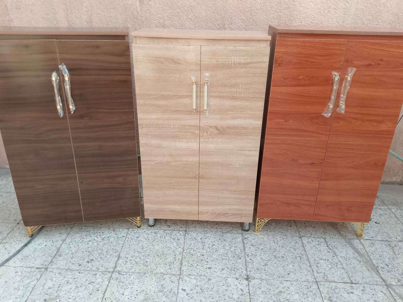لوكرات أو جزامات قياس 130*32*75 سعر 125 جديد خشب ام دي اف 18ملم ثقيل وبارجل ستيل وذهبي شغل تزكام مو سوكاوي حجز وتساب *********** البصرة, العراق
