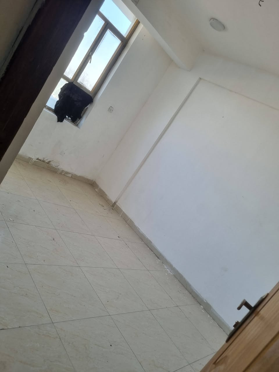 شقة للايجار  مساحة ٩٠ متر طابق ٢
غرفتين وصالة ومطبخ 
في الدورة-جمعية خير الله
سكن عوائل فقط 
٣٥٠ الف
للاستفسار اكثر الاتصال او واتساب
***********
