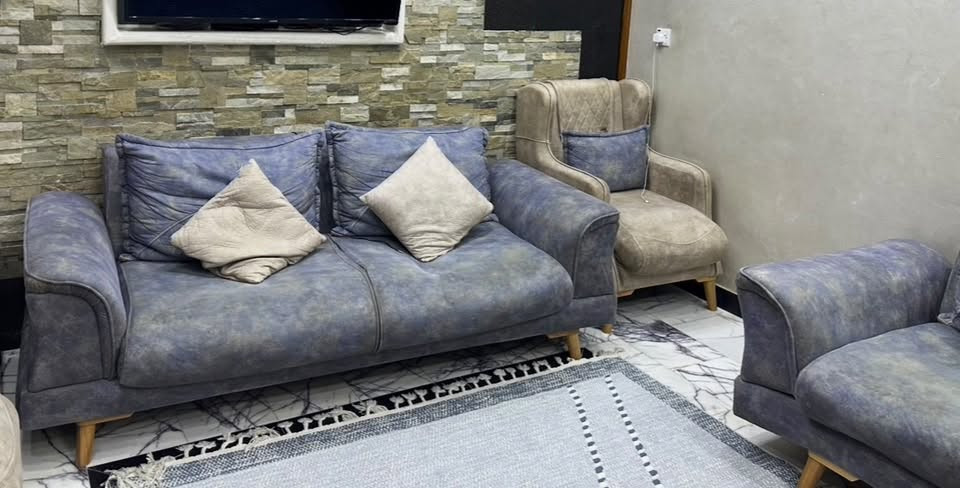 سلام عليكم
تخم للبيع
١٠ مقاعد 
السعر ٦٠٠ و بيه مجال
مكان بغداد الطوبجي
التواصل على الرقم 
***********
