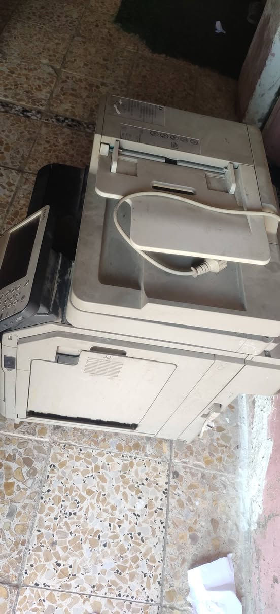 طابعه كانون ليزر نقص حبر قيم واخذ
