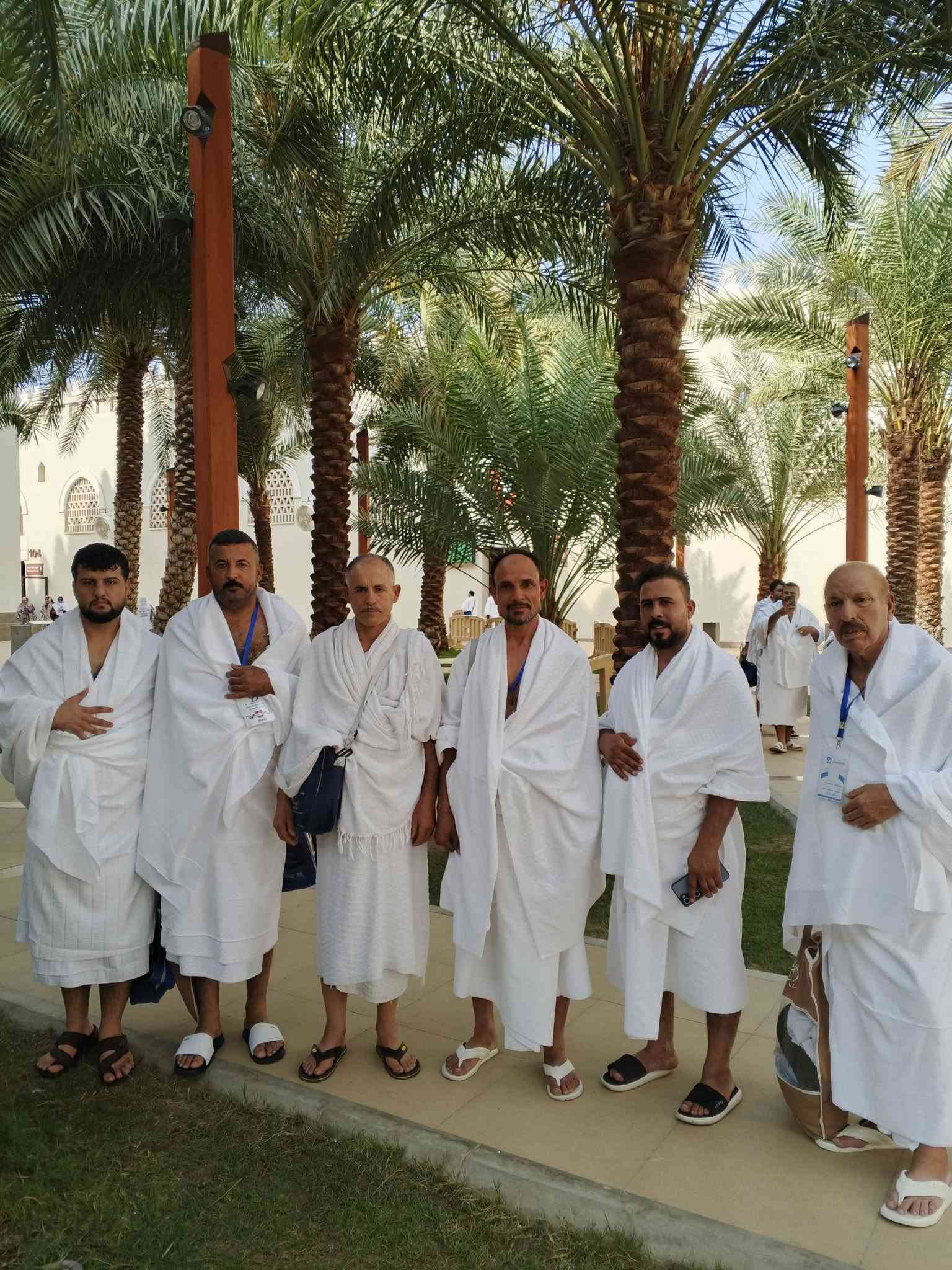 بفضل الله  تعالى وكرمه لنا 
إحرام معتمرينا من ميقات مسجد الشجره أبيار علي ميقات أهل المدينه ومن مر بها 
متوجهين إلى مكه المكرمه لأداء مناسك العمره المفرده لشهر ربيع الاخر 
نسأل الله تعالى التوفيق والتيسير والقبول لهم 
............ـــــــــــ_ـــــــــــــــــــــــــ
خادم ضيوف الرحمن 
..... سليم الشجيري...
***********
***********

