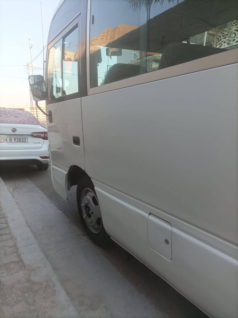السلام عليكم كوستر موديل ٢٠٠٢ محرك ٢٥٠٠ كير عادي رقم بصره نكليزي بأسمي سته ويل جوبلس. وتخم تاير دوشمه جديده سياره جاهزه ماعده تبريد يرادلهركمبريسر سياره بالبصره رقمي *********** السعر ١٣٥ وبيها مجال
