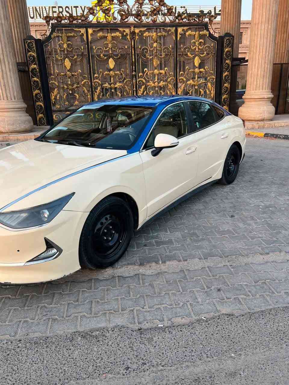 سلام عليكم سياره سوناتا مديل 2022 تكسي دبي للبيع سياره كفاله بيهه طخات خفيفه رقم بصره حره السعر 115 وبيهه مجال قليل الستفسار و تواصل ***********
