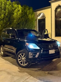 LX570 • ٢٠١٣ • ماشية ١٧٠ الف