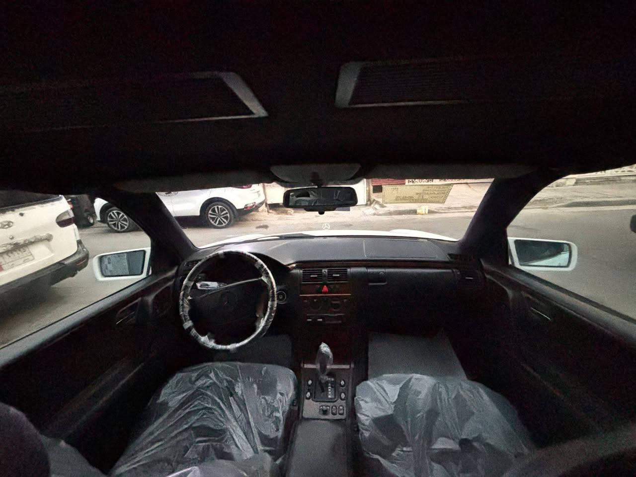 🚘 للبيع مرسيدس E210 موديل 1996 🚘
السعر 80 ورقه وبيه مجال حك الجيه 
إذا تدور على سيارة نظيفة وحالتها تشرح الخاطر، هاي فرصتك.

✅ فول مواصفات
✅ سلايد
✅ كشنات كهربائية
✅ تبريد 3 قطع
✅ قاعدة كلاصات VIP
✅ ثلاجة داخلية
✅ تبريد بلادي ثلج ❄️
✅ سيارة بلادي بالكامل
✅ صبغ عام تجميلي فقط
✅ النصبة والعظمة بحالة خرافية وبلادي
✅ الهزة بعده ما ساقطة
نقطه مهمه سياره تحويل نظامي مباشر ماكو كل مشكله 
ابد ومكفوله من كص  

السيارة مواصفاتها وتفاصيلها أكثر من تنذكر، واللي يشوفها على الطبيعة يعرف قيمتها.

💰 السعر أقل من سعر السوق بسبب ظرف صحي ومستعجل على البيع فقط، وليس لوجود أي عيب بالسيارة.

📍 الموقع: بغداد
📞 للاستفسار: ***********

رجاءً الجادين فقط، والله يبارك للجميع.
