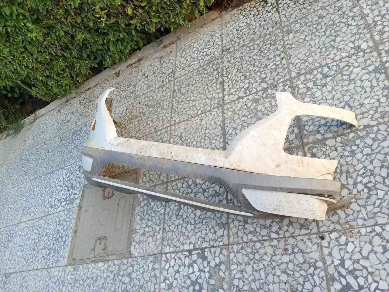 سلام عليكم
دعامية الأمامية فينو بيها كسر جهة يسرا مثل ما واضحة بالصورة سعرها ٥٠ الف عنواني بغداد 
***********
